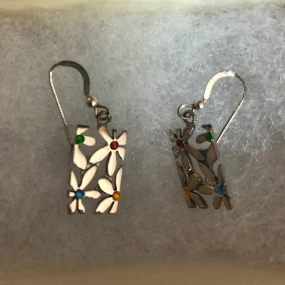 Silver daisy earrings