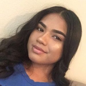 Meet your Posher, Alexia