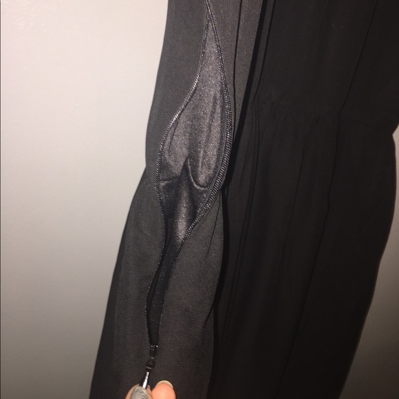 Black dress - Picture 3 of 5