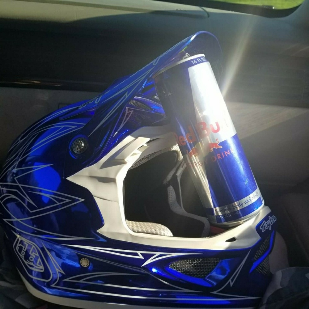 Troy lee designs helmet