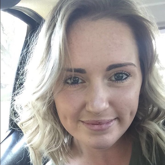 Meet your Posher, Britta - Picture 2 of 3