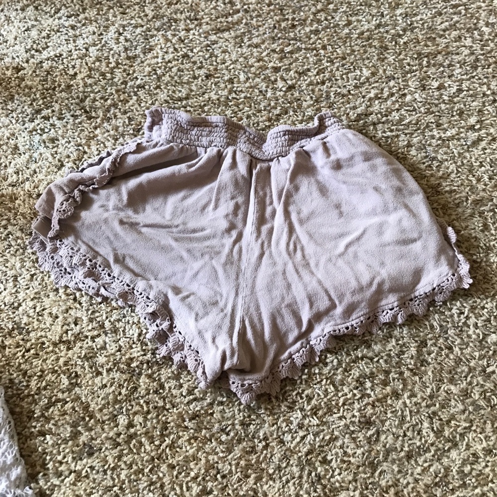 Cute v shaped shorts. Boohoo style.