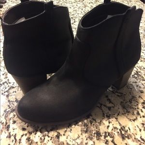 Old Navy black faux suede booties