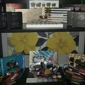 Makeup palettes