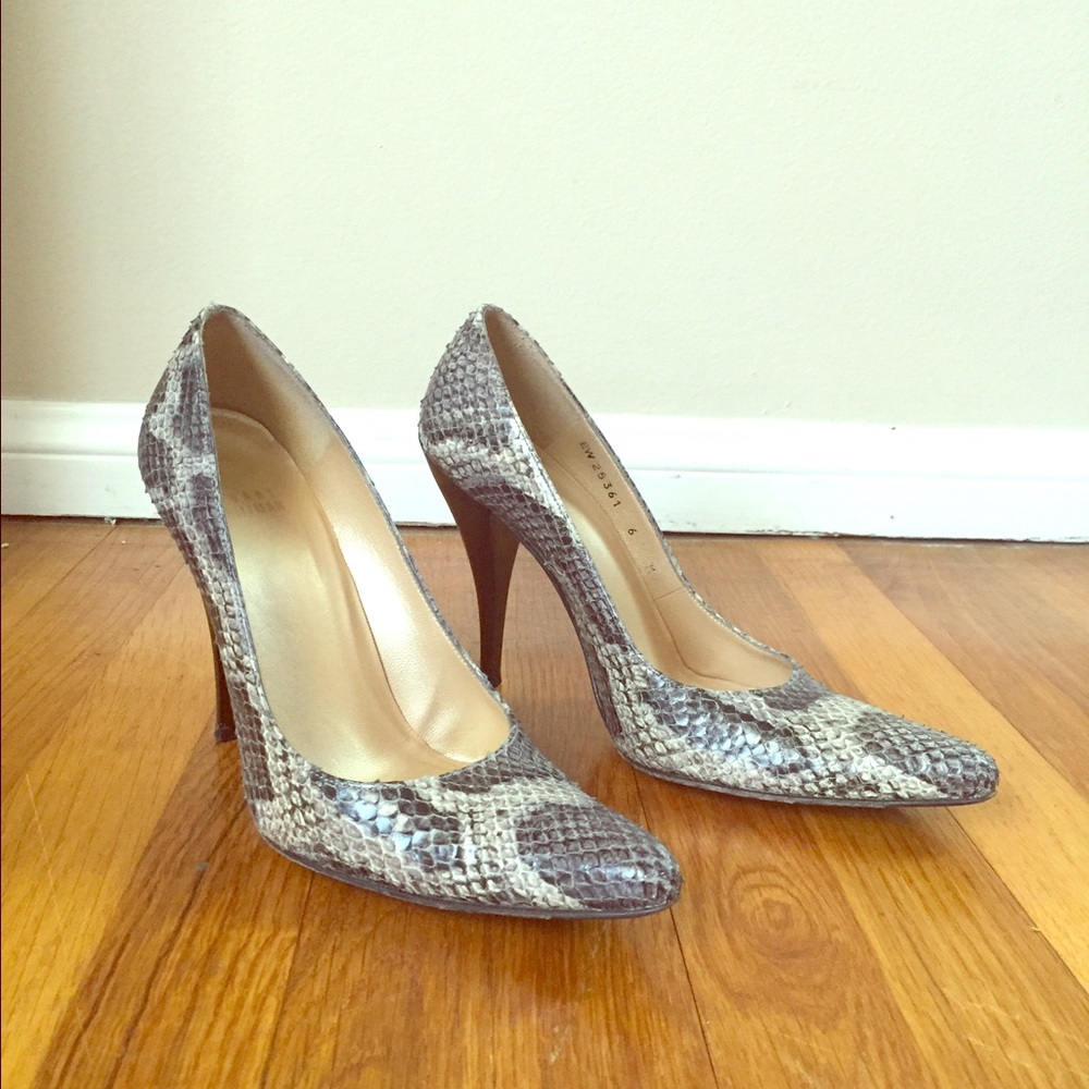 Stuart Weitzman snakeskin pumps!