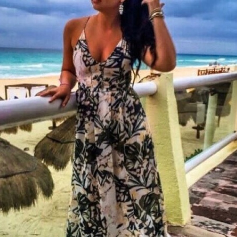 Flowy Tropical Dress (H&M)