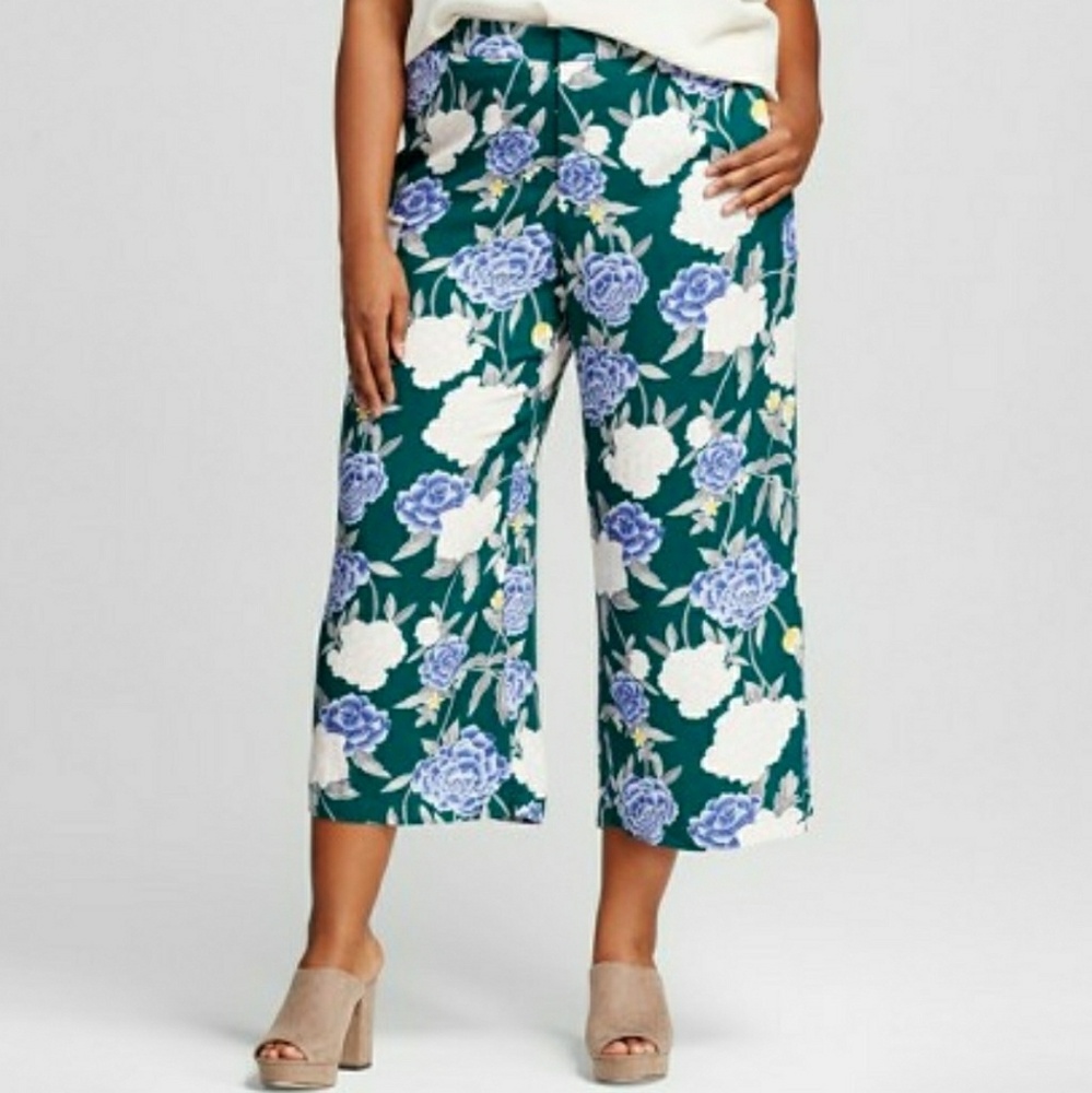 Wide Leg Crop Pants