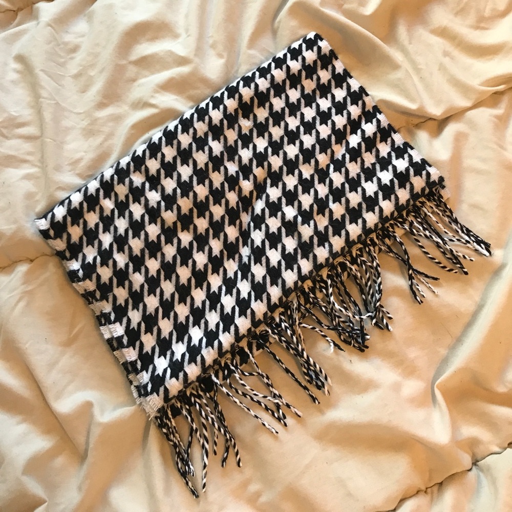 Houndstooth Scarf