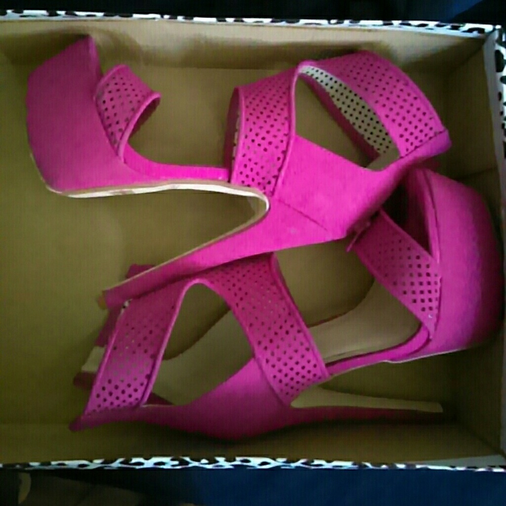 Pink pump sandals