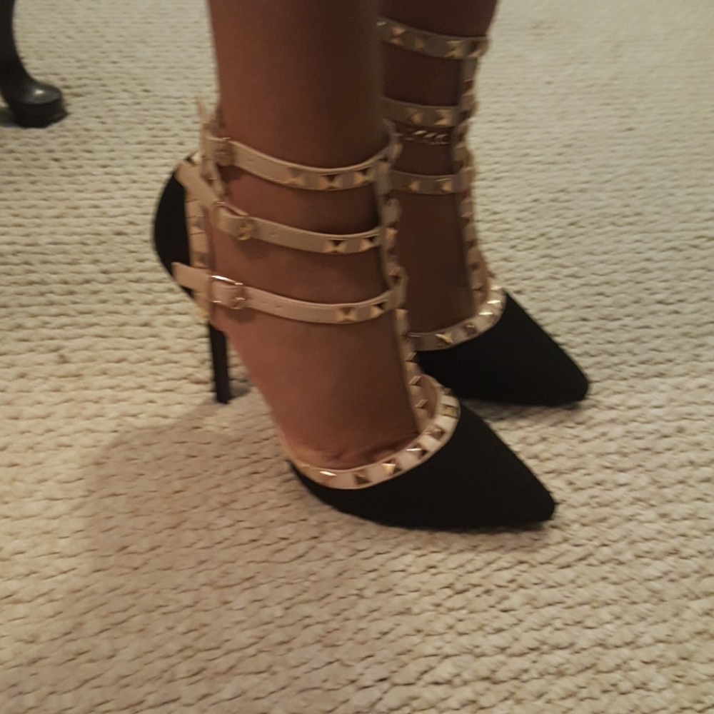 Shoes - Picture 2 of 4
