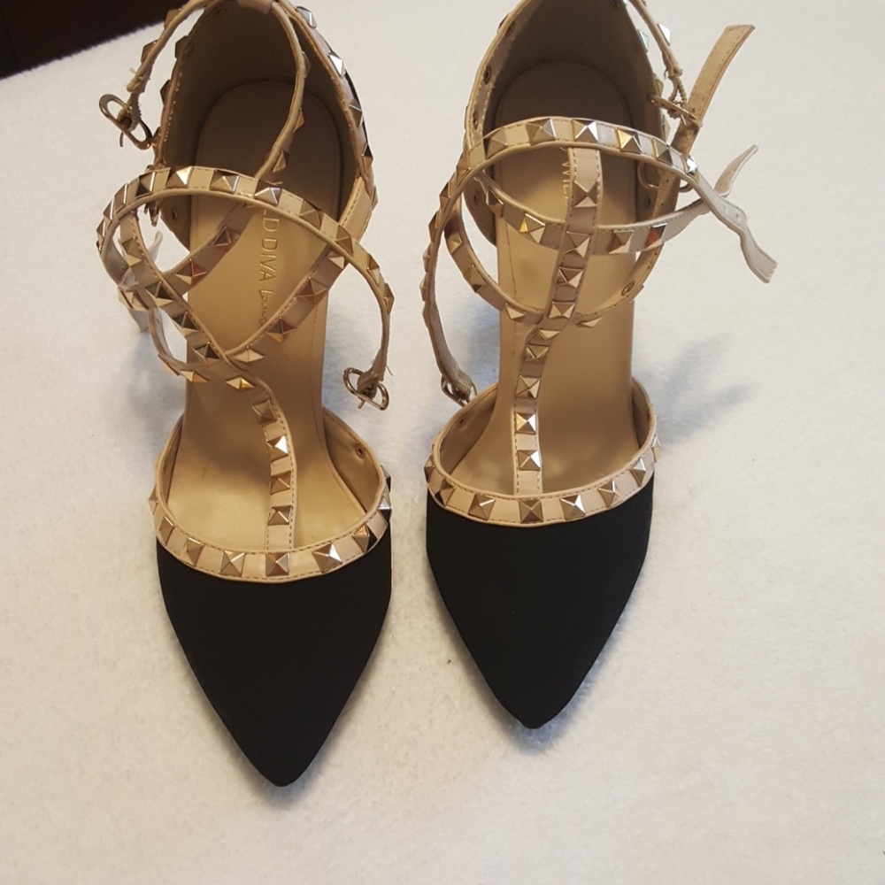 Shoes - Picture 3 of 4