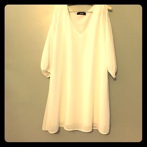 White Lulu's short dress