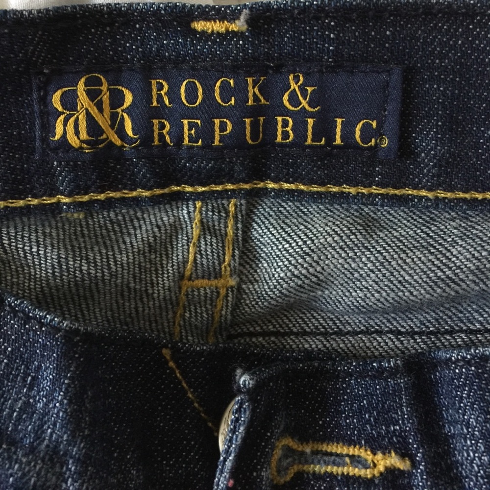 Too small - Picture 3 of 6