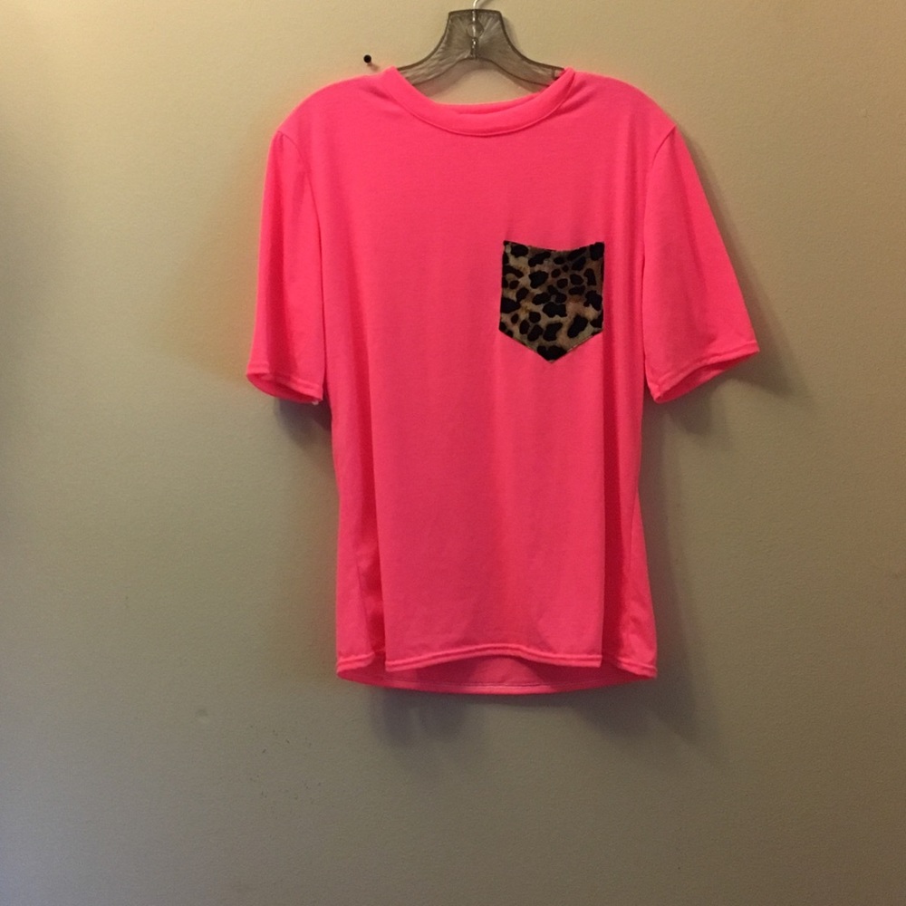 Hot pink fitted tee with a pocket