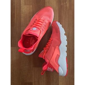 Women's Nike Huaraches.