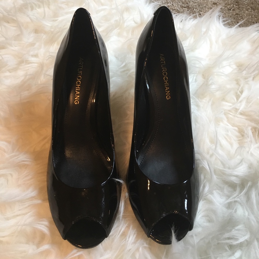 ⚡️Sale⚡️Arturo Chiang Patent Peep Toe Pumps