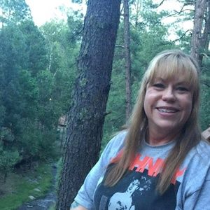 Meet your Posher, Suzanne