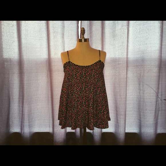 Floral top - Picture 1 of 1