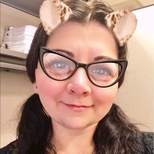 Meet your Posher, Cynthia