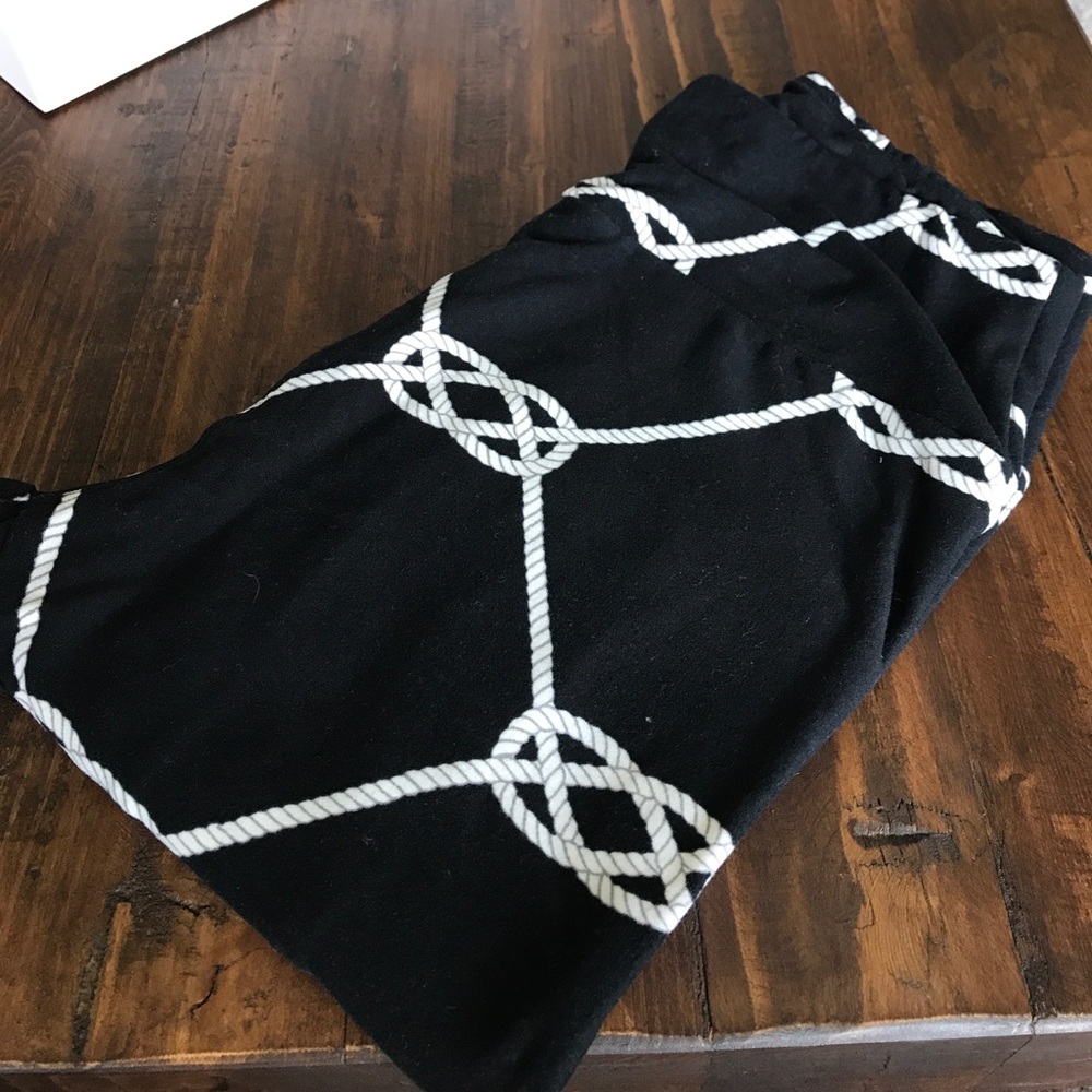 Brand New LuLaRoe Rope Leggings OS Hard to Find!