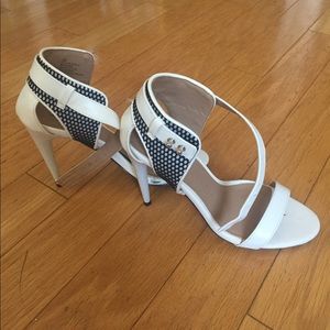 Black and white sandal pumps