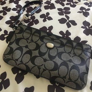 Coach wristlet! Leather. Black & gray.