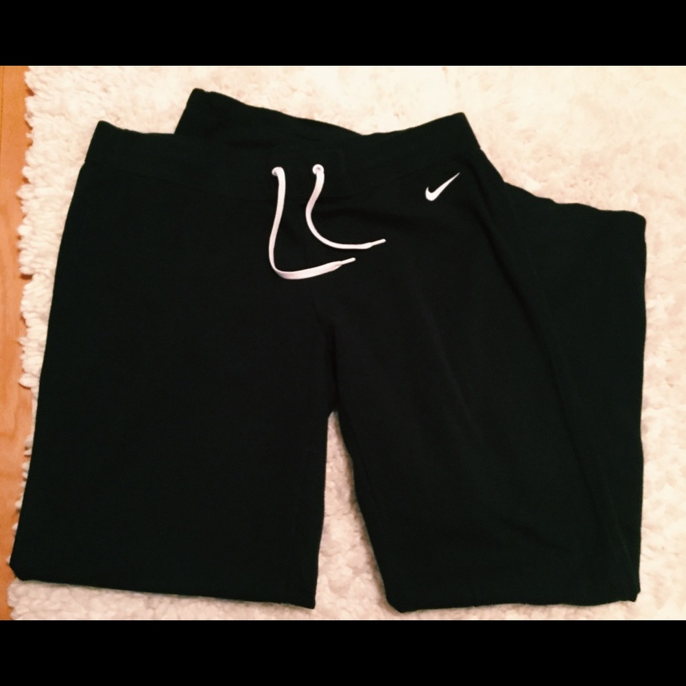 Nike Women's Wide Leg Sweatpants