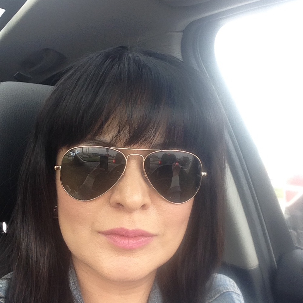 Meet your Posher, Lily