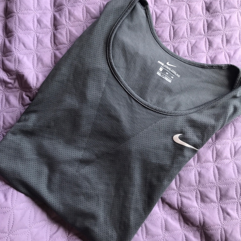 Nike workout top