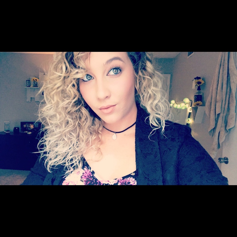 Meet your Posher, Amneris