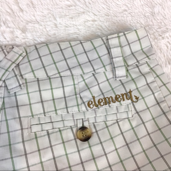 SOLD 💚 element // white plaid check shorts - Picture 2 of 5