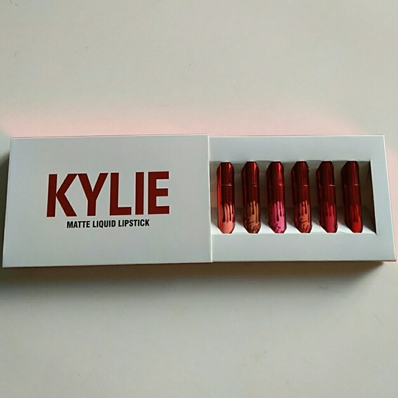 Kylie Matte Liquid Lipstick - Picture 3 of 5