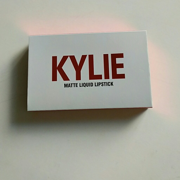 Kylie Matte Liquid Lipstick - Picture 4 of 5