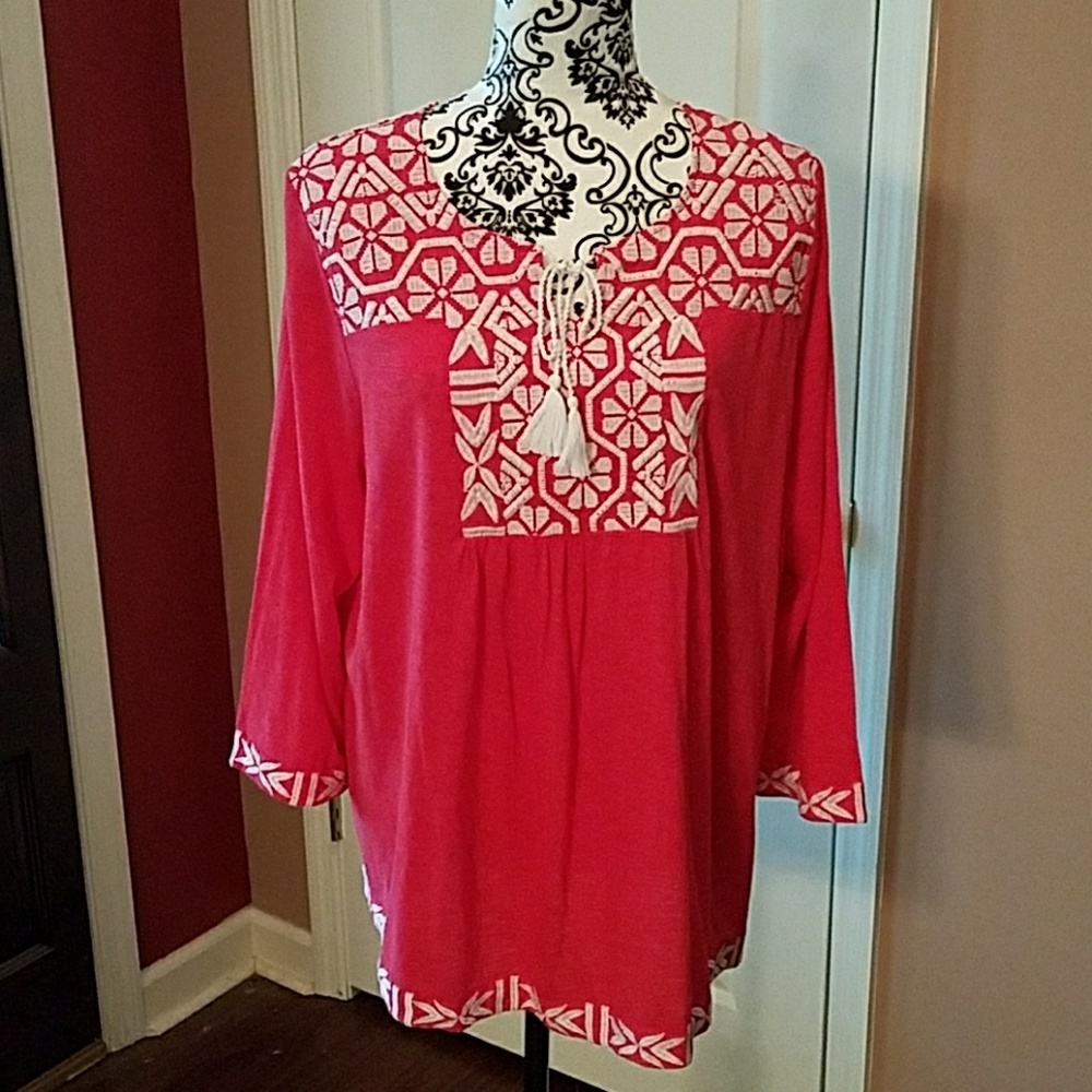 Crown & Ivy tunic EUC