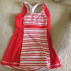 selling this lululemon tank for 25$. It's a size 4