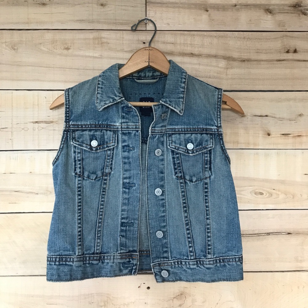 GAP cropped jean vest