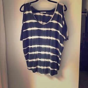 Black and White Acemi Cold Shoulder Top!