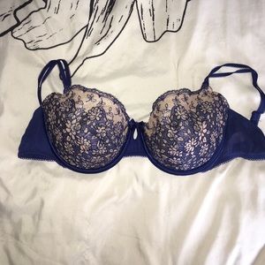 Lightly paded VS bra