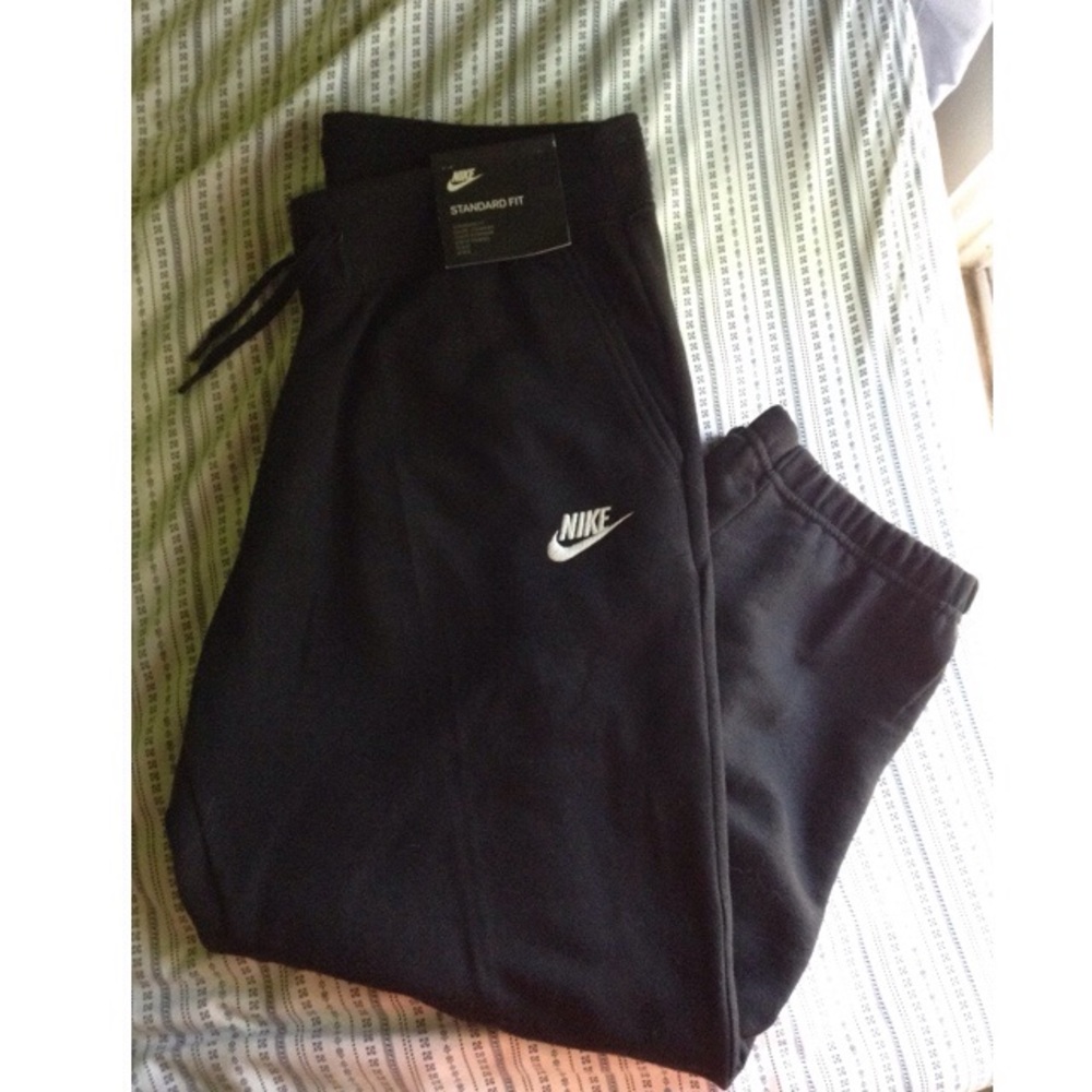 NWT NIKE SWEATPANTS