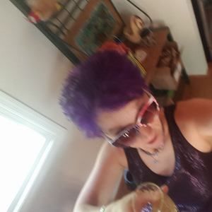 Meet your Posher, Laurie