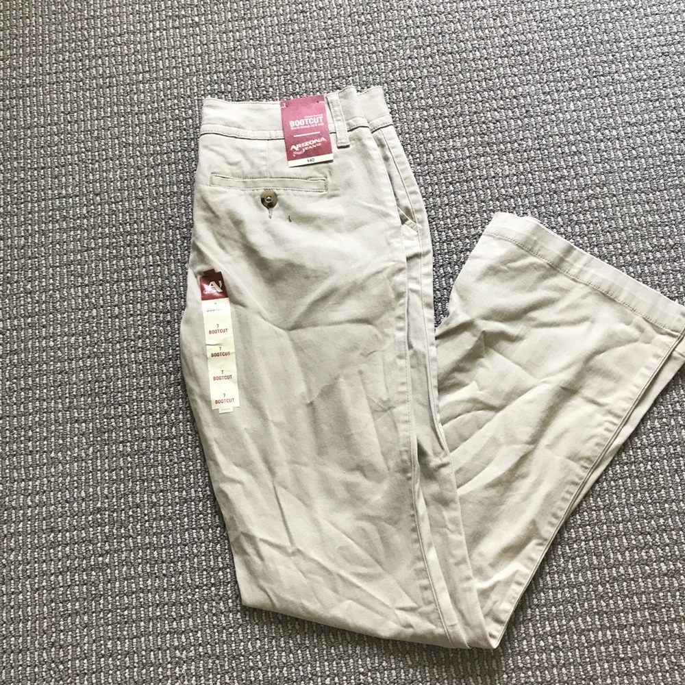 Arizona bootcut size 7 beige pants