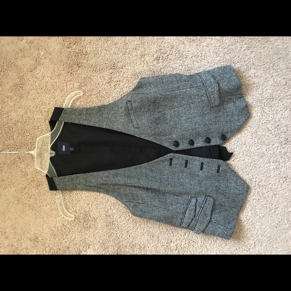 Gap vest