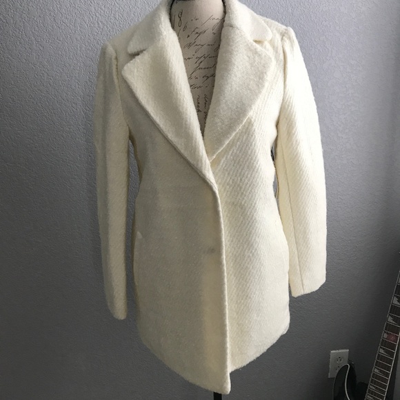 Exclusive Cream Warm Coat - Picture 1 of 8