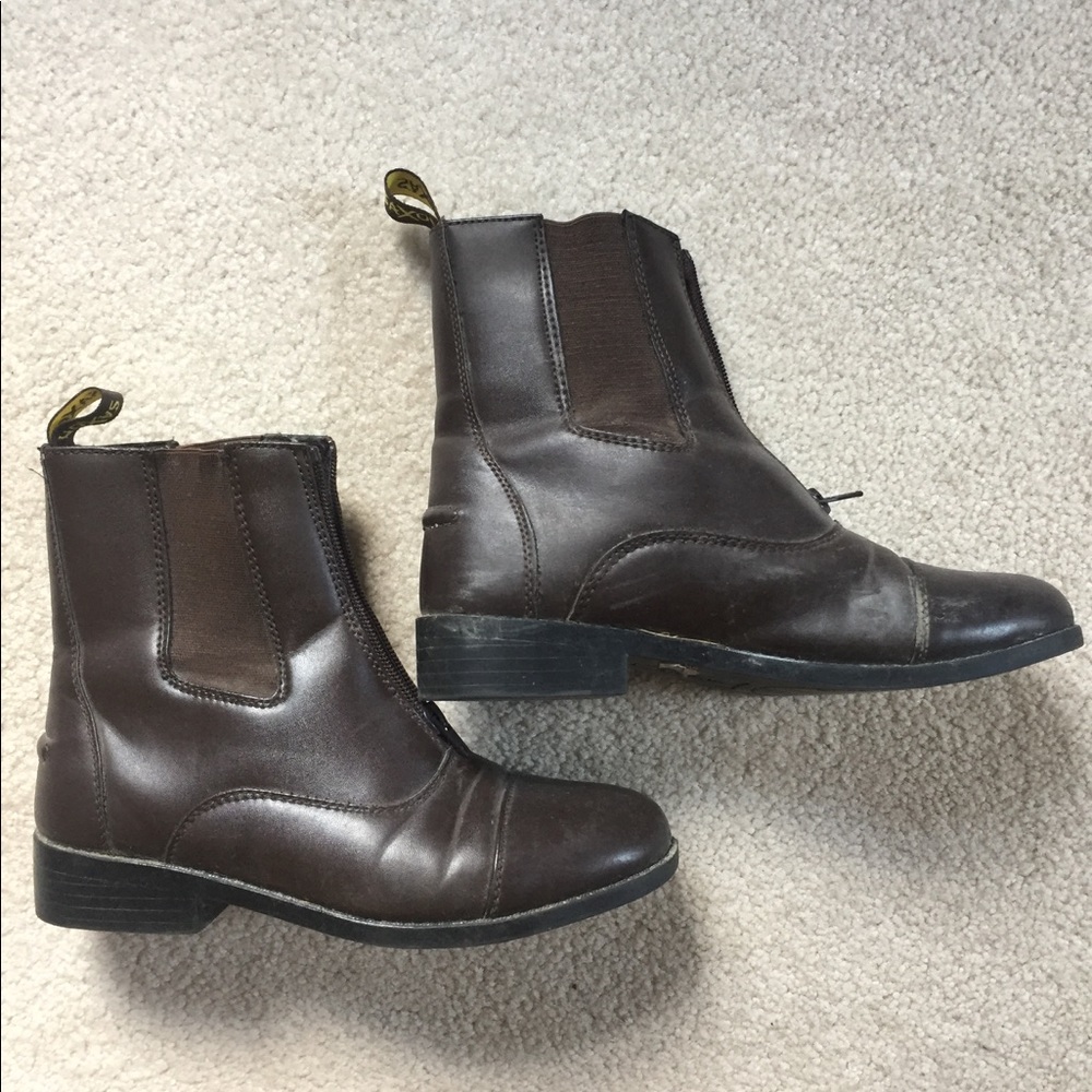 Saxon Ladies Equileather zip up paddock boots.