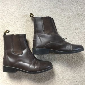 Saxon Ladies Equileather zip up paddock boots.