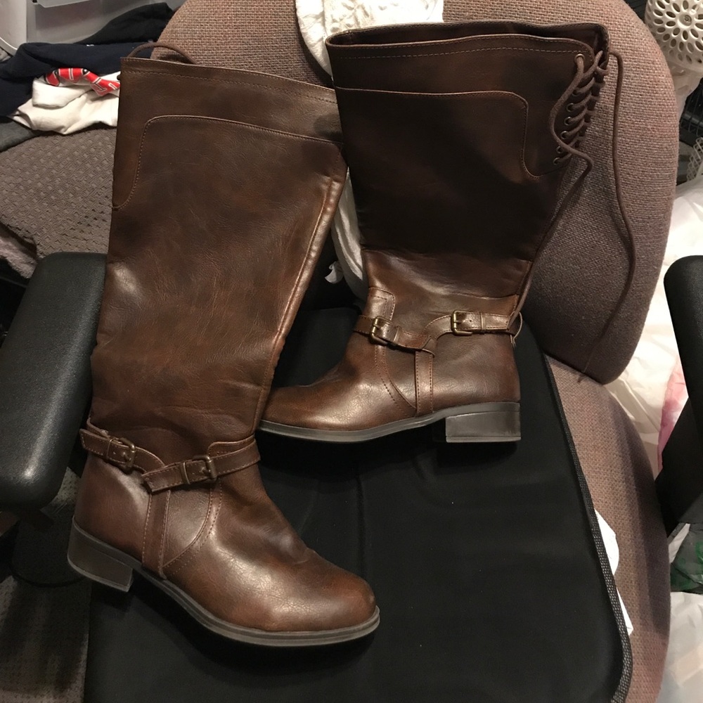 Riding boots