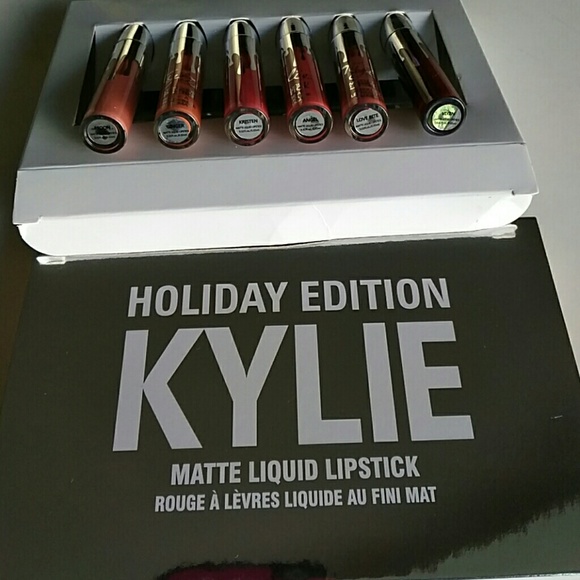 Kylie Holiday Edition - Picture 2 of 5