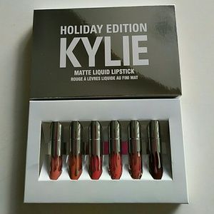 Kylie Holiday Edition