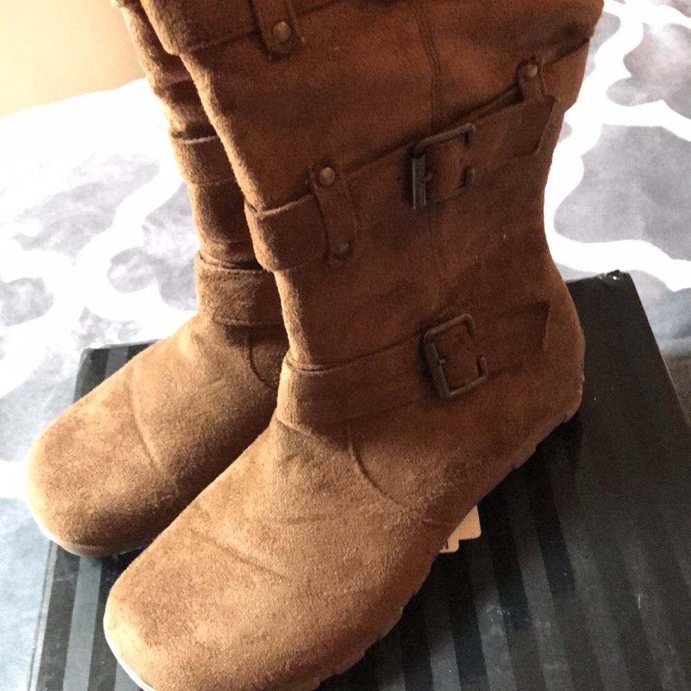 Suede boots