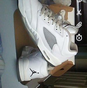 White Anniversary Retro 5's